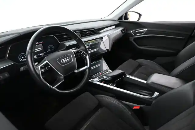 Musta Maastoauto, Audi e-tron – XRR-640