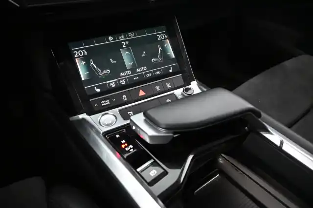 Musta Maastoauto, Audi e-tron – XRR-640
