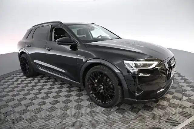 Musta Maastoauto, Audi e-tron – XRR-640
