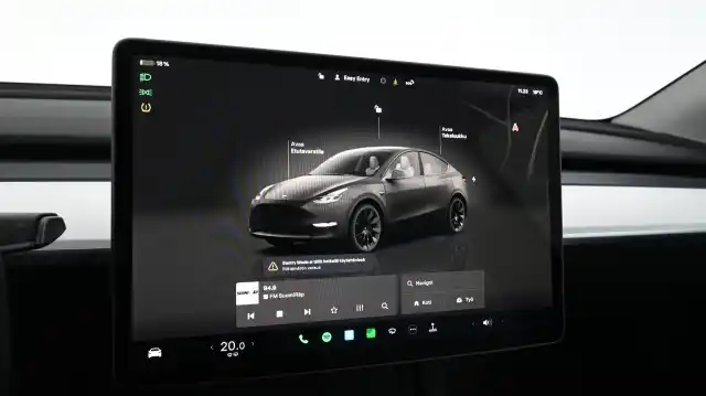 Musta Maastoauto, Tesla Model Y – XRS-221