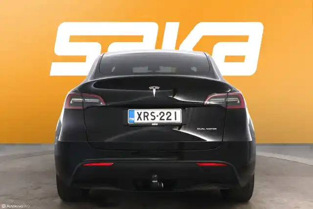 Musta Maastoauto, Tesla Model Y – XRS-221