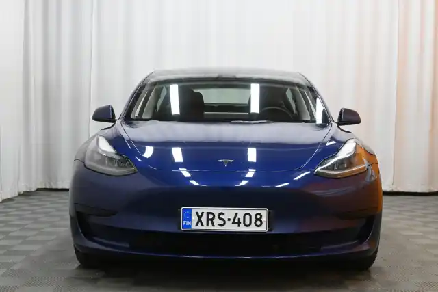 Sininen Sedan, Tesla Model 3 – XRS-408