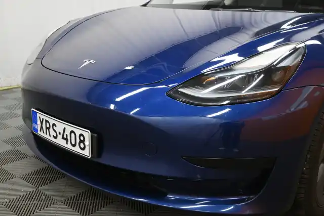 Sininen Sedan, Tesla Model 3 – XRS-408