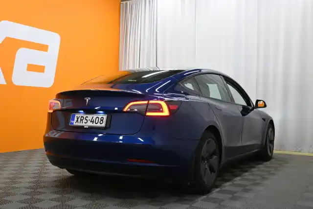 Sininen Sedan, Tesla Model 3 – XRS-408