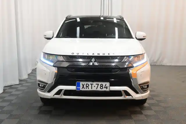  Maastoauto, Mitsubishi Outlander PHEV – XRT-784