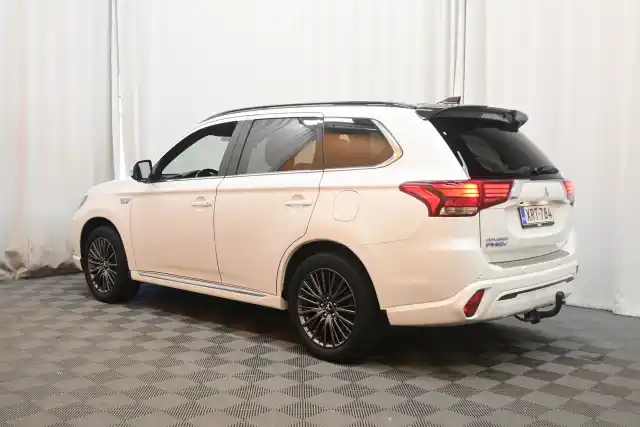  Maastoauto, Mitsubishi Outlander PHEV – XRT-784