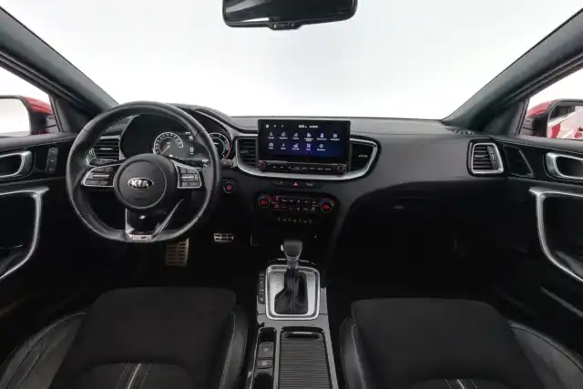Punainen Farmari, Kia ProCeed – XRU-456