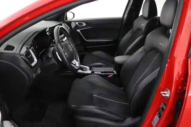 Punainen Farmari, Kia ProCeed – XRU-456