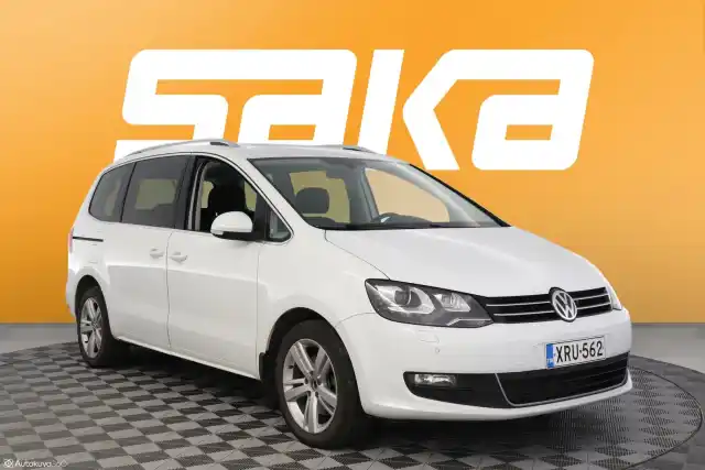 Valkoinen Tila-auto, Volkswagen Sharan – XRU-562
