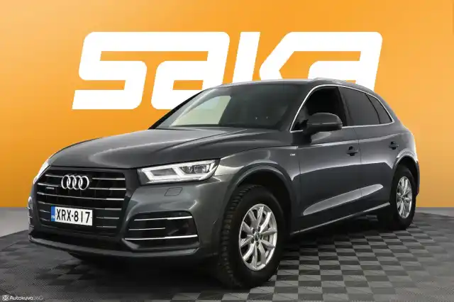 Harmaa Maastoauto, Audi Q5 – XRX-817