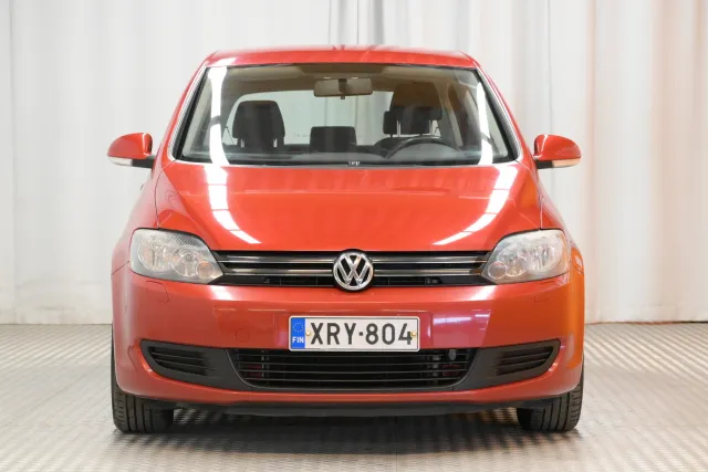 Punainen Tila-auto, Volkswagen Golf Plus – XRY-804