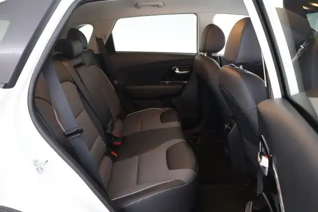 Valkoinen Farmari, Kia NIRO – XRZ-220