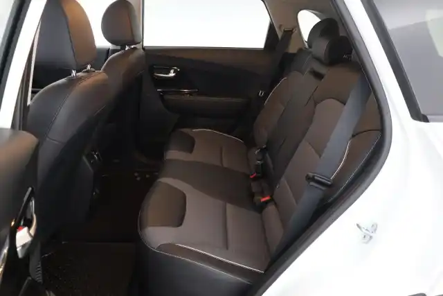 Valkoinen Farmari, Kia NIRO – XRZ-220