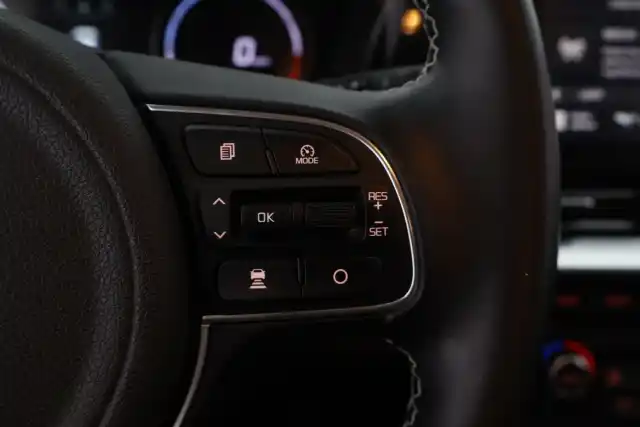 Valkoinen Farmari, Kia NIRO – XRZ-220