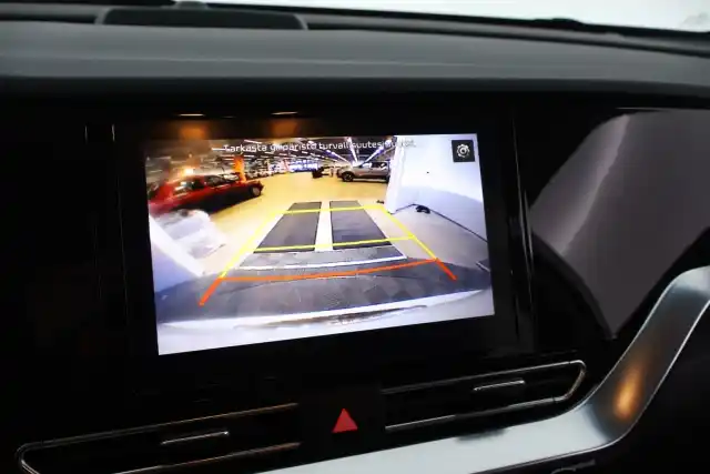 Valkoinen Farmari, Kia NIRO – XRZ-220