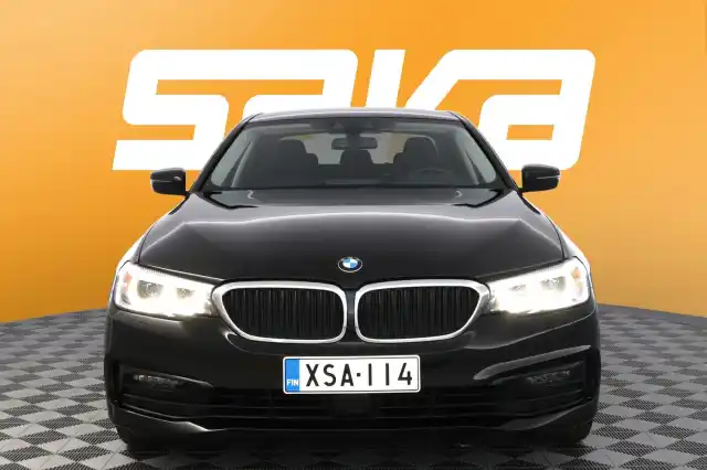 Musta Sedan, BMW 530 – XSA-114