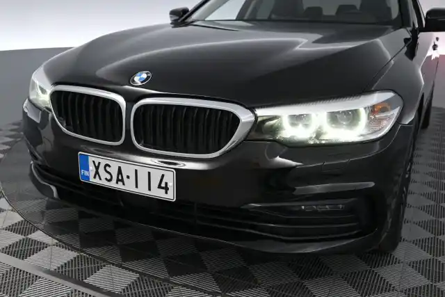 Musta Sedan, BMW 530 – XSA-114