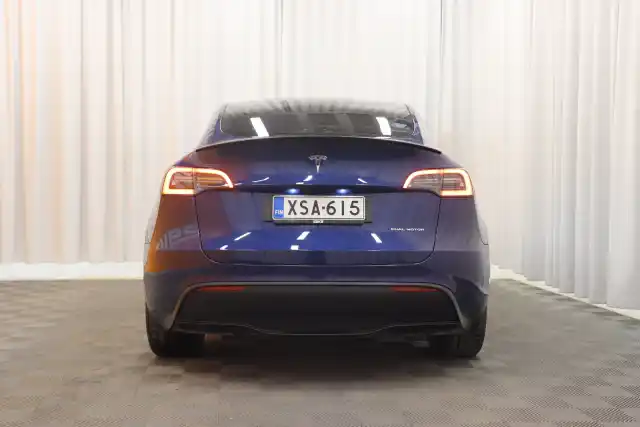 Sininen Maastoauto, Tesla Model Y – XSA-615