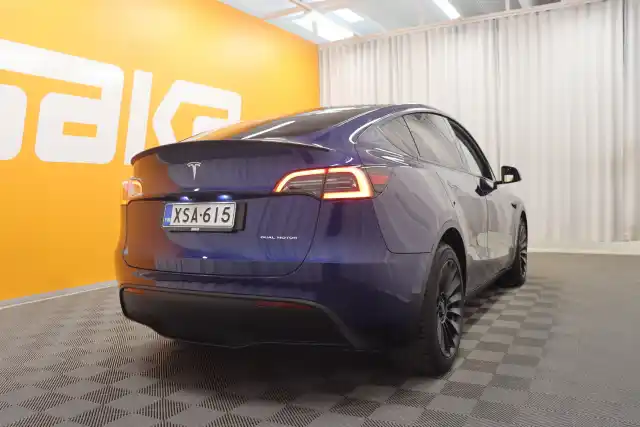 Sininen Maastoauto, Tesla Model Y – XSA-615