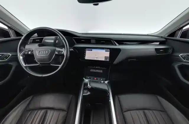 Musta Maastoauto, Audi e-tron – XSB-207