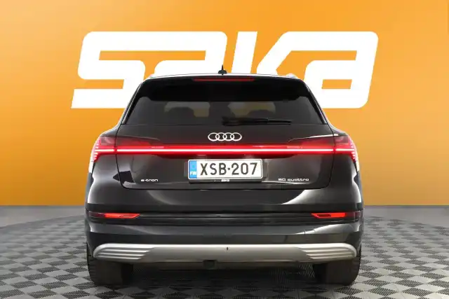 Musta Maastoauto, Audi e-tron – XSB-207