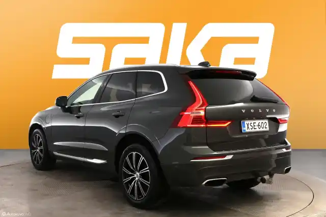 Harmaa Maastoauto, Volvo XC60 – XSE-602