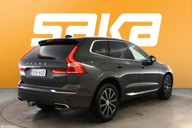 Harmaa Maastoauto, Volvo XC60 – XSE-602