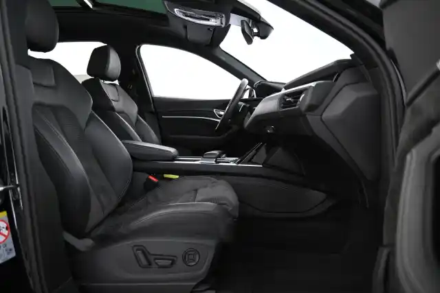Musta Maastoauto, Audi e-tron – XSE-618
