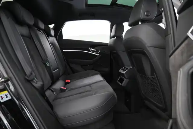 Musta Maastoauto, Audi e-tron – XSE-618