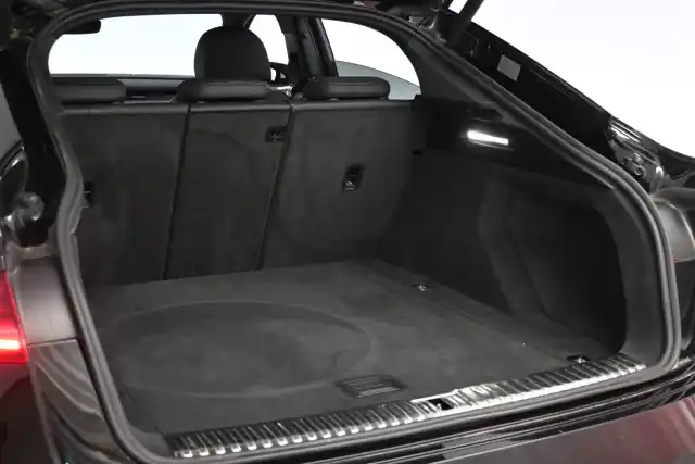 Musta Maastoauto, Audi e-tron – XSE-618