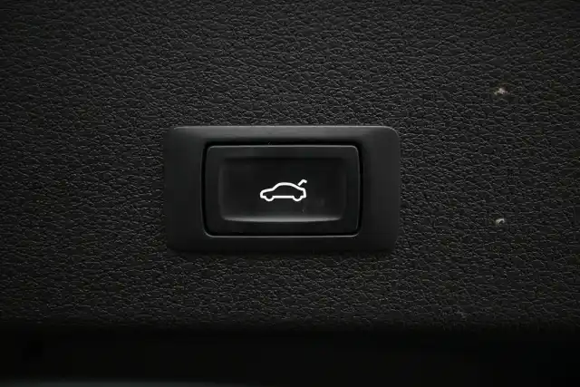 Musta Maastoauto, Audi e-tron – XSE-618