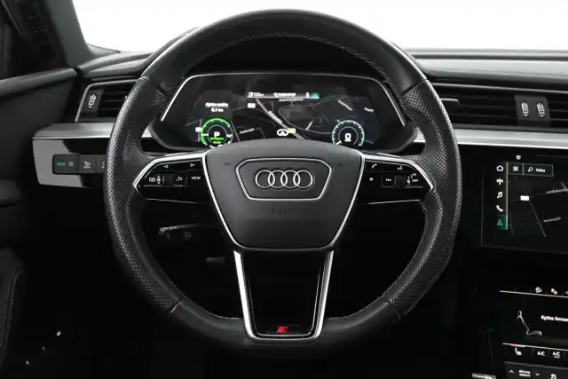Musta Maastoauto, Audi e-tron – XSE-618