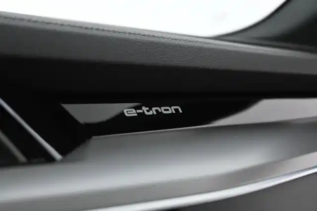 Musta Maastoauto, Audi e-tron – XSE-618