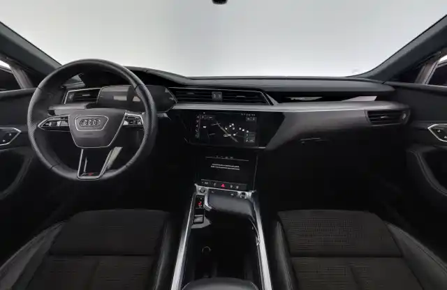 Musta Maastoauto, Audi e-tron – XSE-618