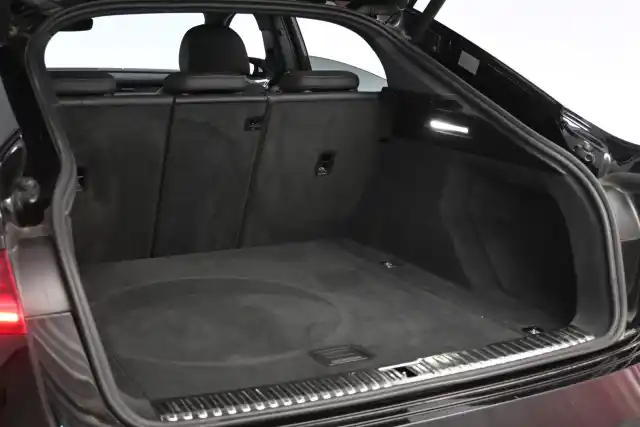 Musta Maastoauto, Audi e-tron – XSE-618