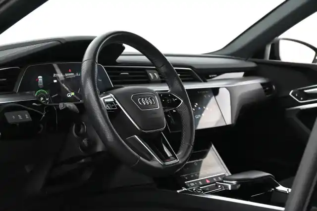 Musta Maastoauto, Audi e-tron – XSE-618