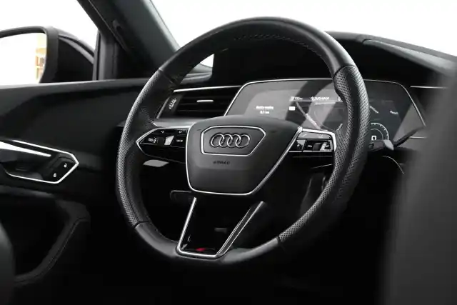 Musta Maastoauto, Audi e-tron – XSE-618