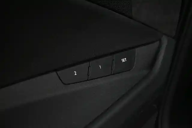 Musta Maastoauto, Audi e-tron – XSE-618