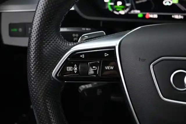 Musta Maastoauto, Audi e-tron – XSE-618