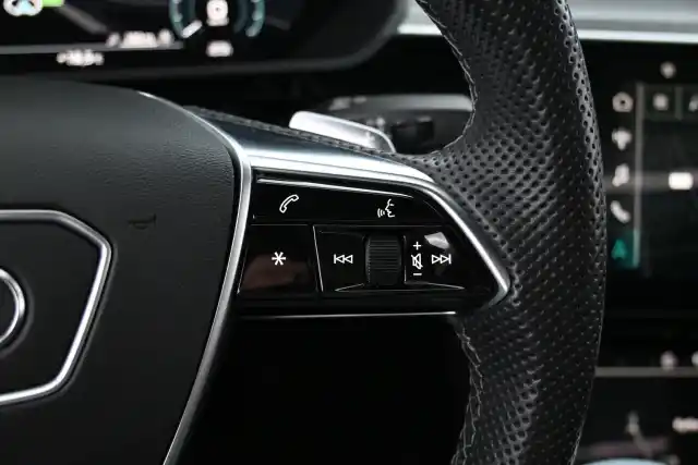 Musta Maastoauto, Audi e-tron – XSE-618