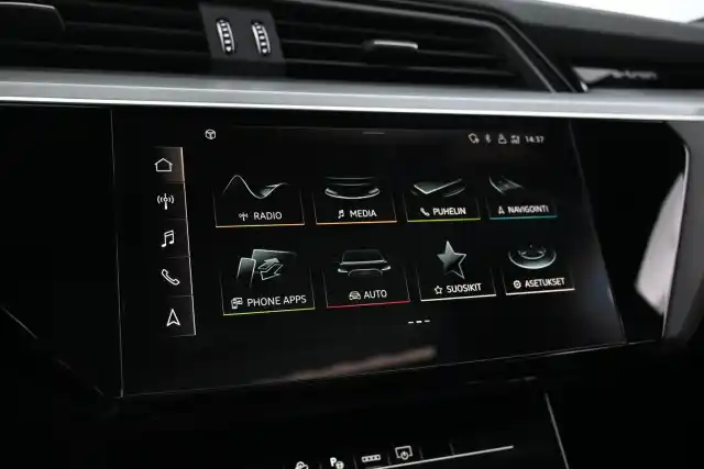 Musta Maastoauto, Audi e-tron – XSE-618