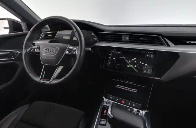 Musta Maastoauto, Audi e-tron – XSE-618