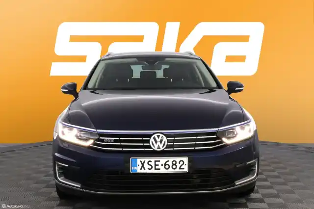 Sininen Farmari, Volkswagen Passat – XSE-682