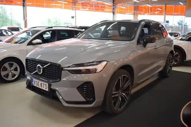 Harmaa Maastoauto, Volvo XC60 – XSE-873