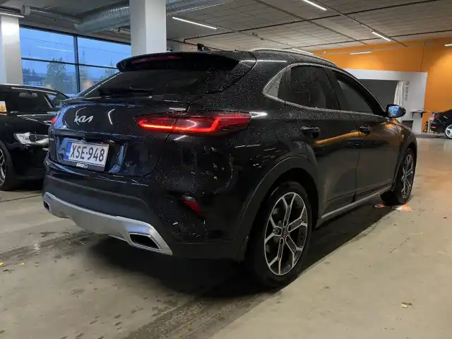 Musta Viistoperä, Kia XCeed – XSE-948