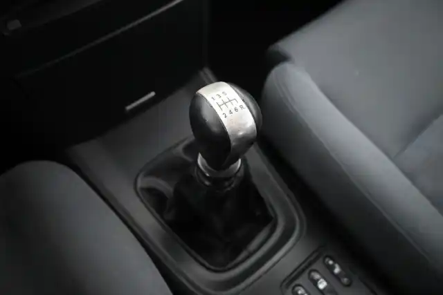 Musta Farmari, Nissan Primera – XSG-874