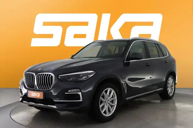 Harmaa Maastoauto, BMW X5 – XSH-221