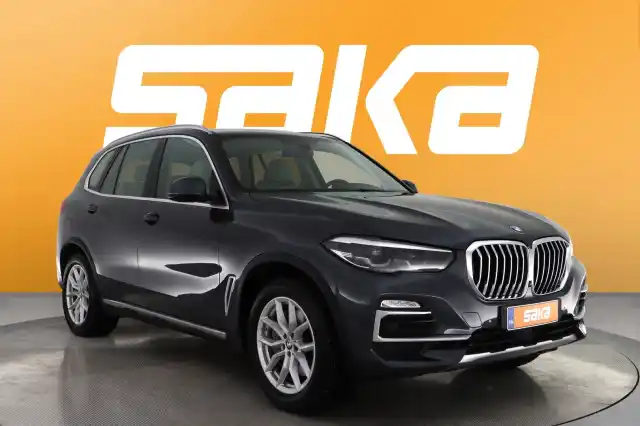 Harmaa Maastoauto, BMW X5 – XSH-221