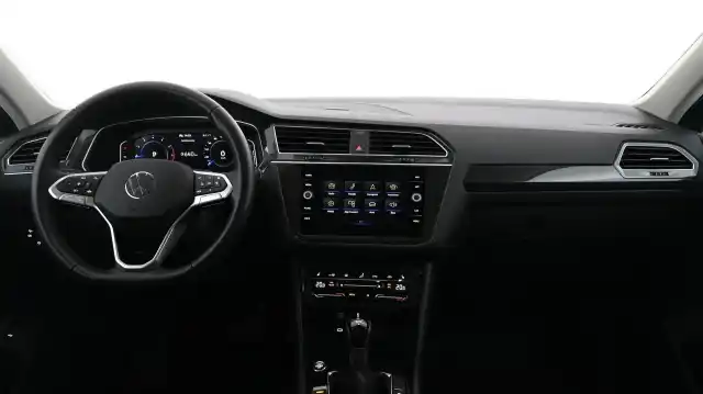 Harmaa Maastoauto, Volkswagen Tiguan – XSH-894