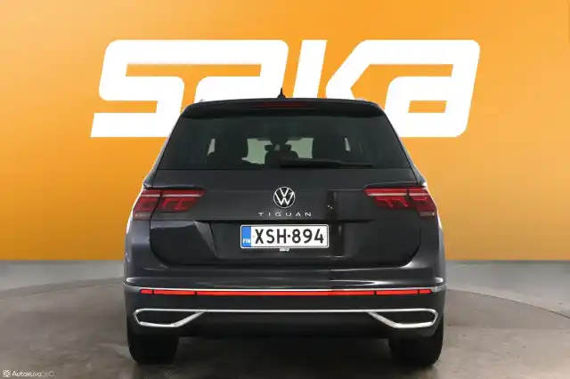 Harmaa Maastoauto, Volkswagen Tiguan – XSH-894